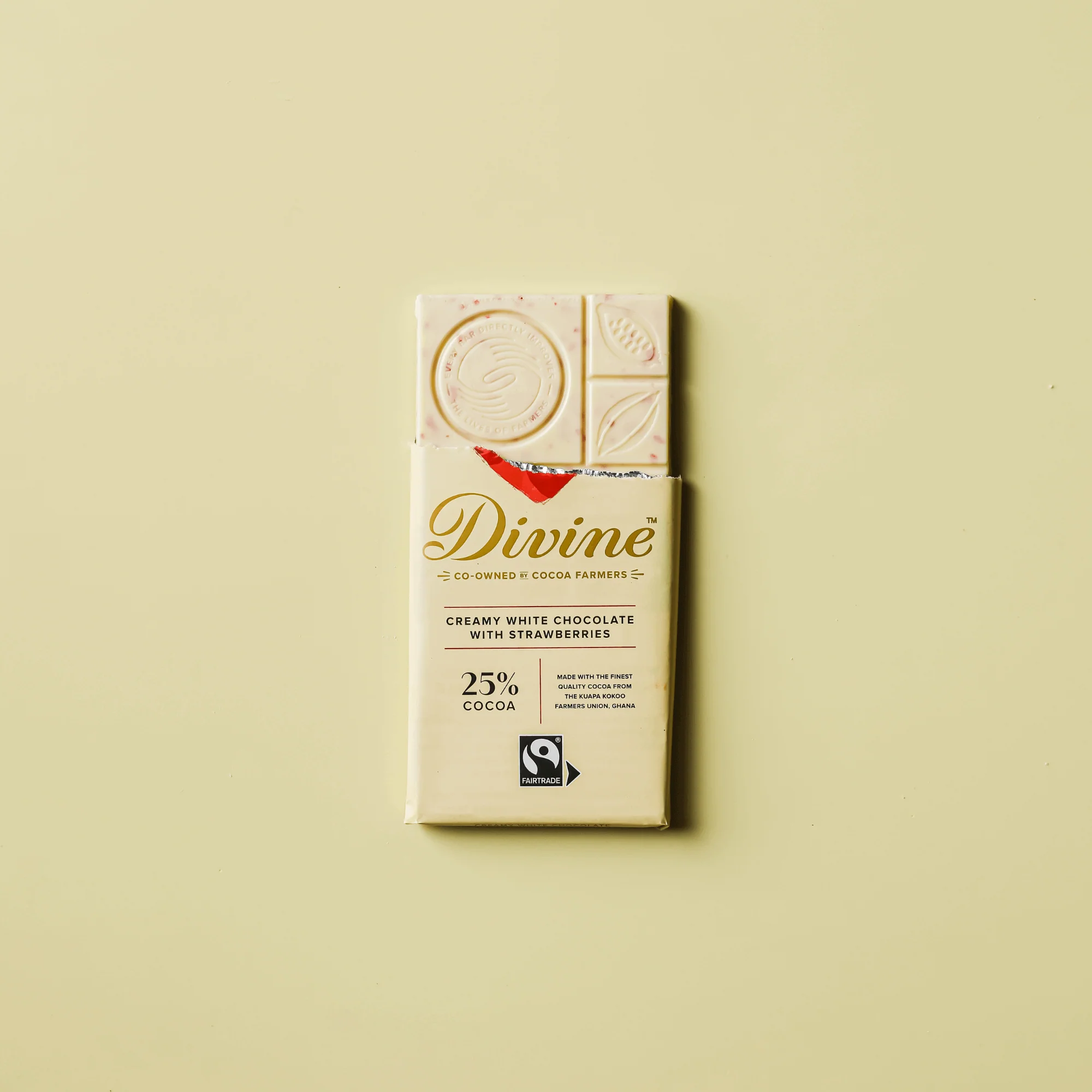 25% White Chocolate with Strawberries Sharing Bar, 3 oz. (Wholesale) - Image 4